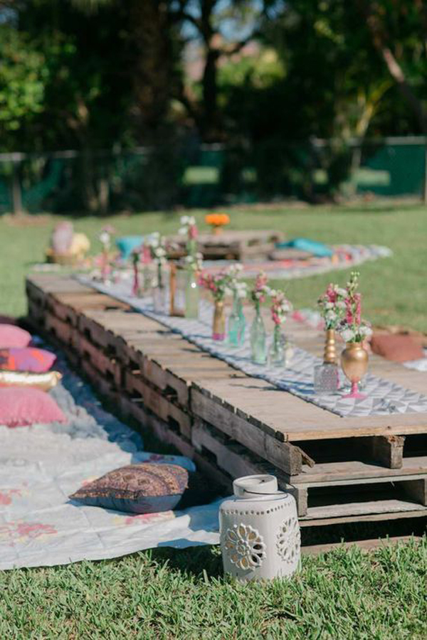 Diy-outdoor-party-table-design-made-from-pallet