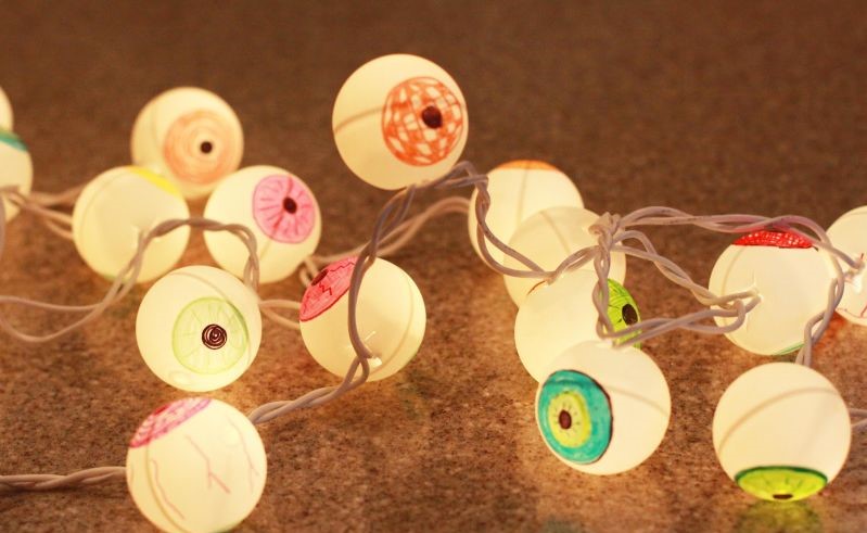 Eyeball-gerland-lights-for-halloween