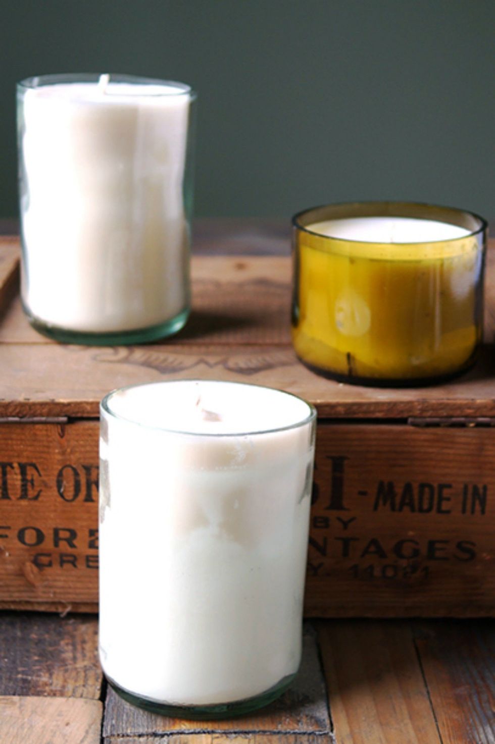 Gallery-1511369487-wine-bottle-candles-5