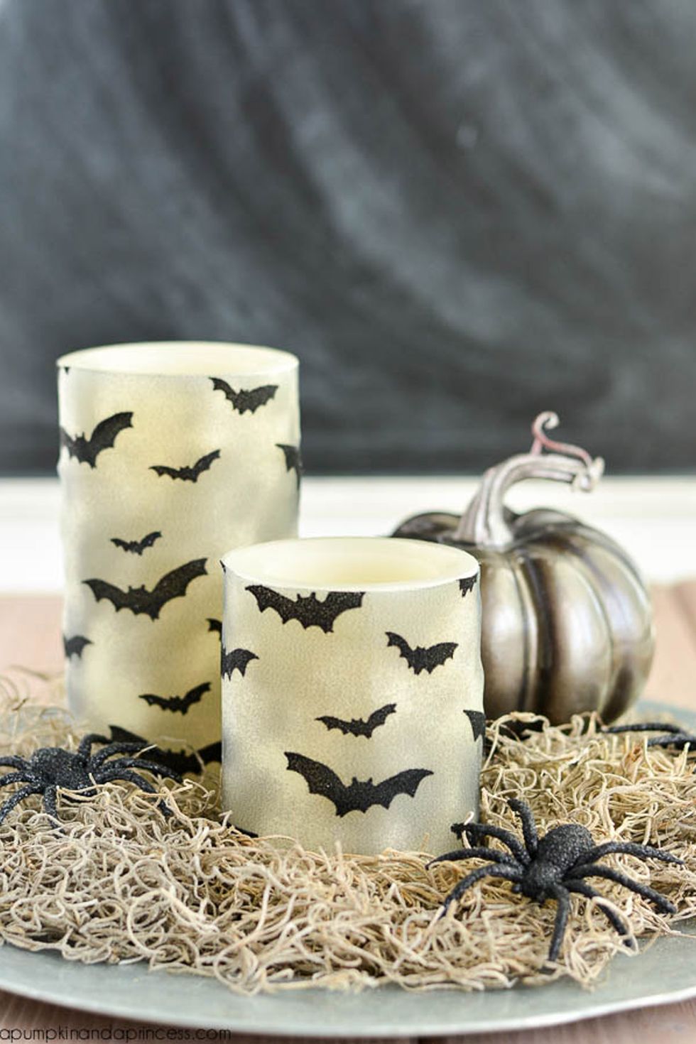 Halloween-candle-diy-bat-1531847722