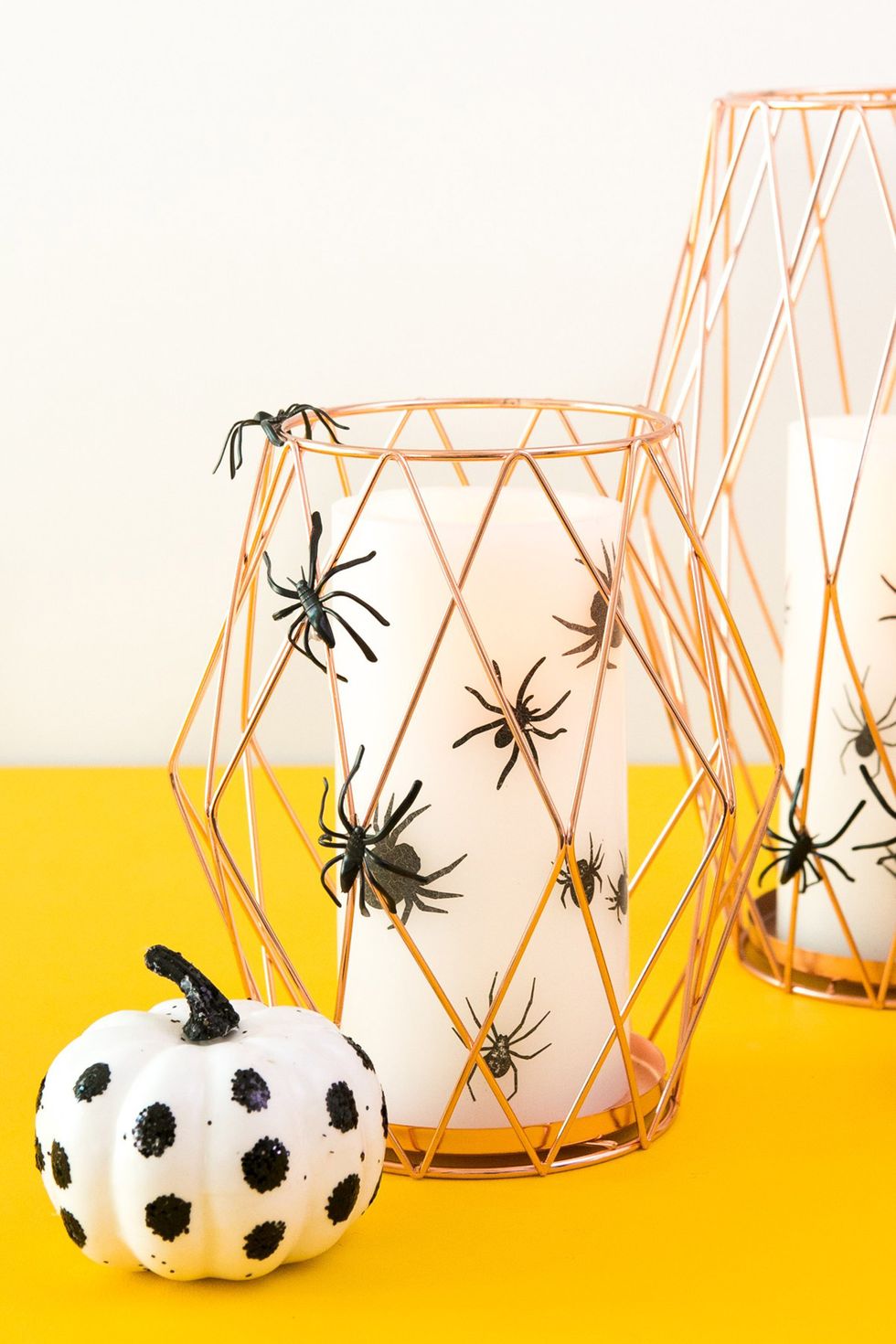 Halloween-candle-diy-modern-1531849384