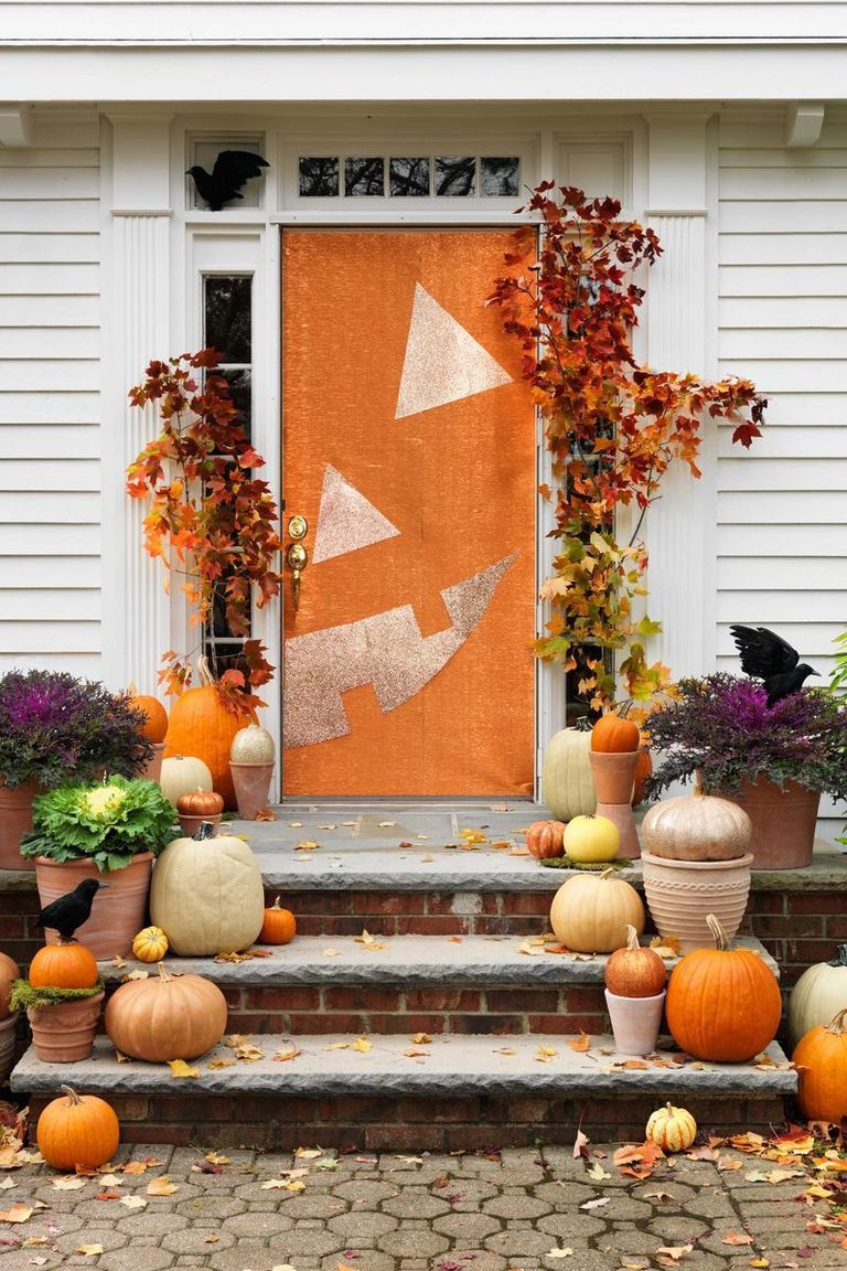 Halloween-door-decorations-pumpkin-door-1626745877