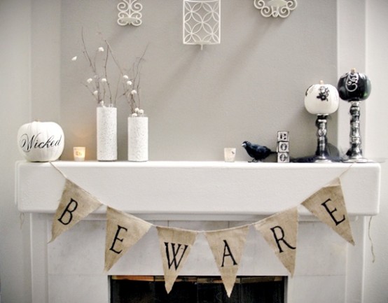 Halloween-mantel-decorating-ideas-14-554x433-1