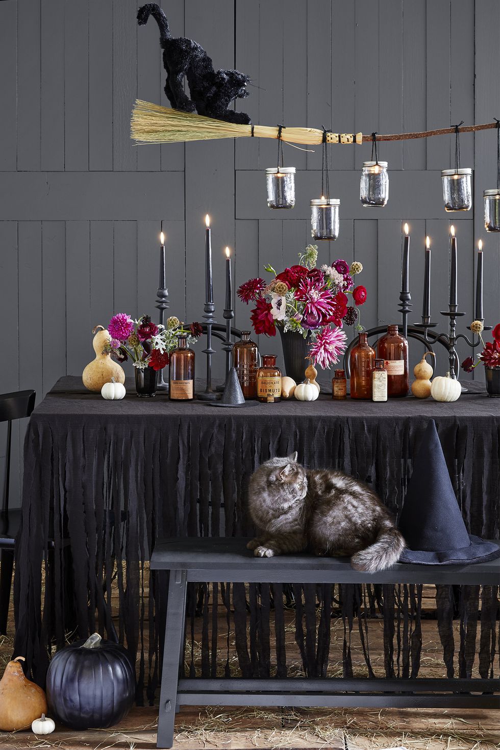 Halloween-party-ideas-chandelier-1537817872