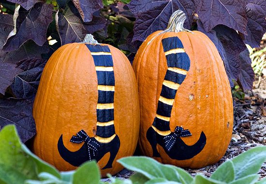 Halloween-pumpkins-painted-22-light-decoration-ideas-for-making-your-own-10-1402909769