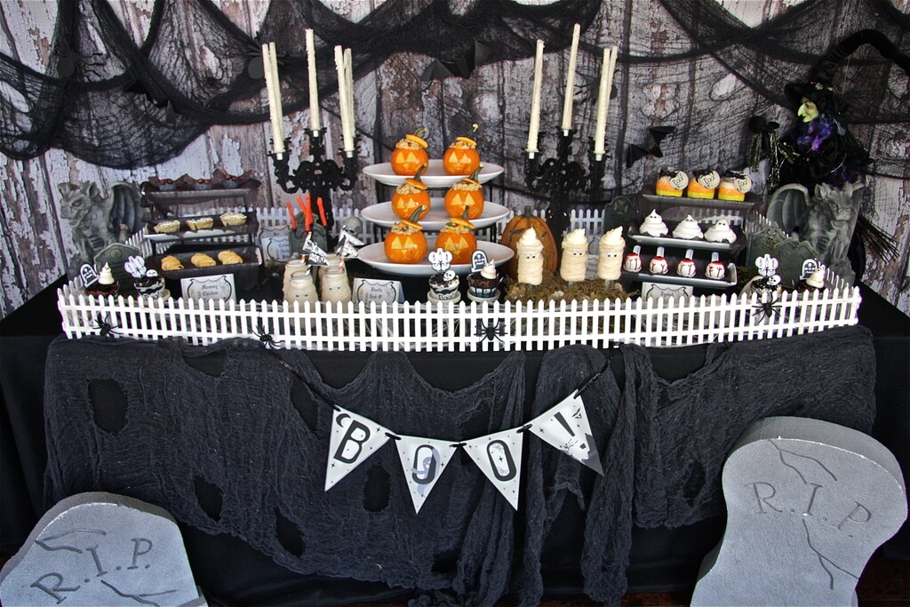 Halloween-table-decoration-25
