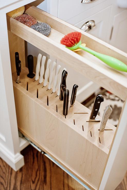 Kitchen-pull-out-cabinet-knife-rack