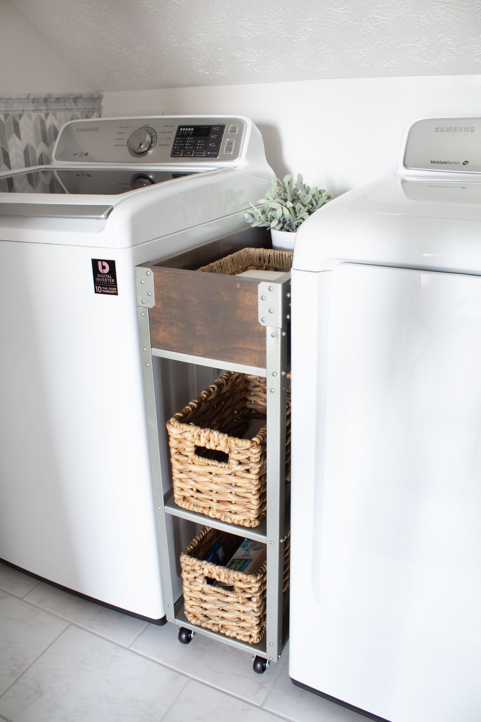 Laundry-room-ideas-small-cart-1620923140