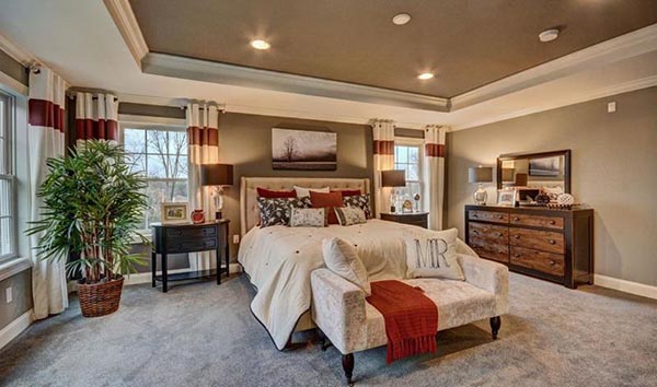 Master-bedroom-with-bench