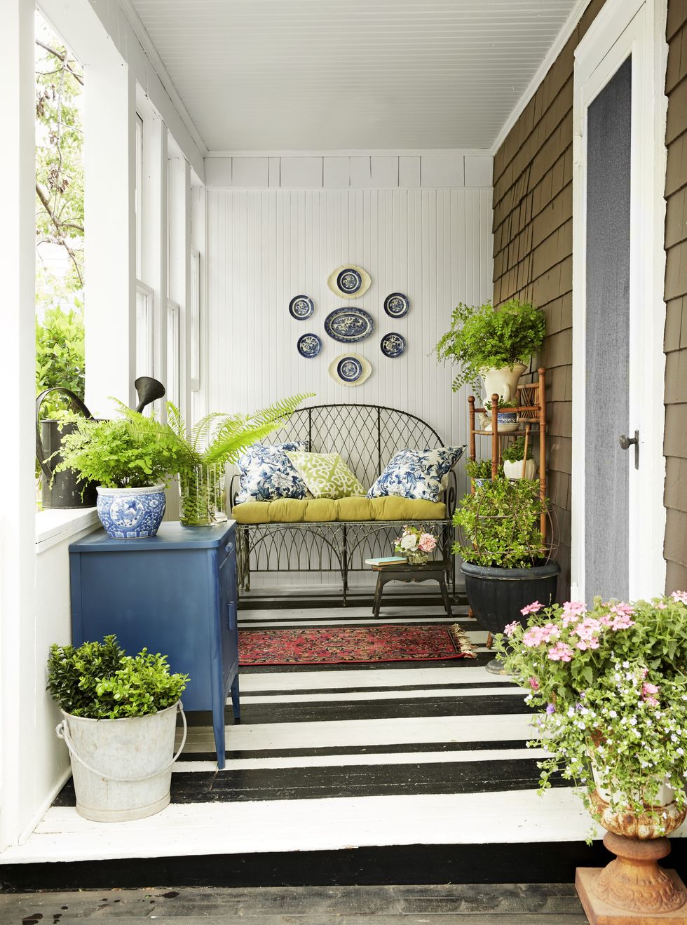 Painted-floors-stripe-korff-1581526411