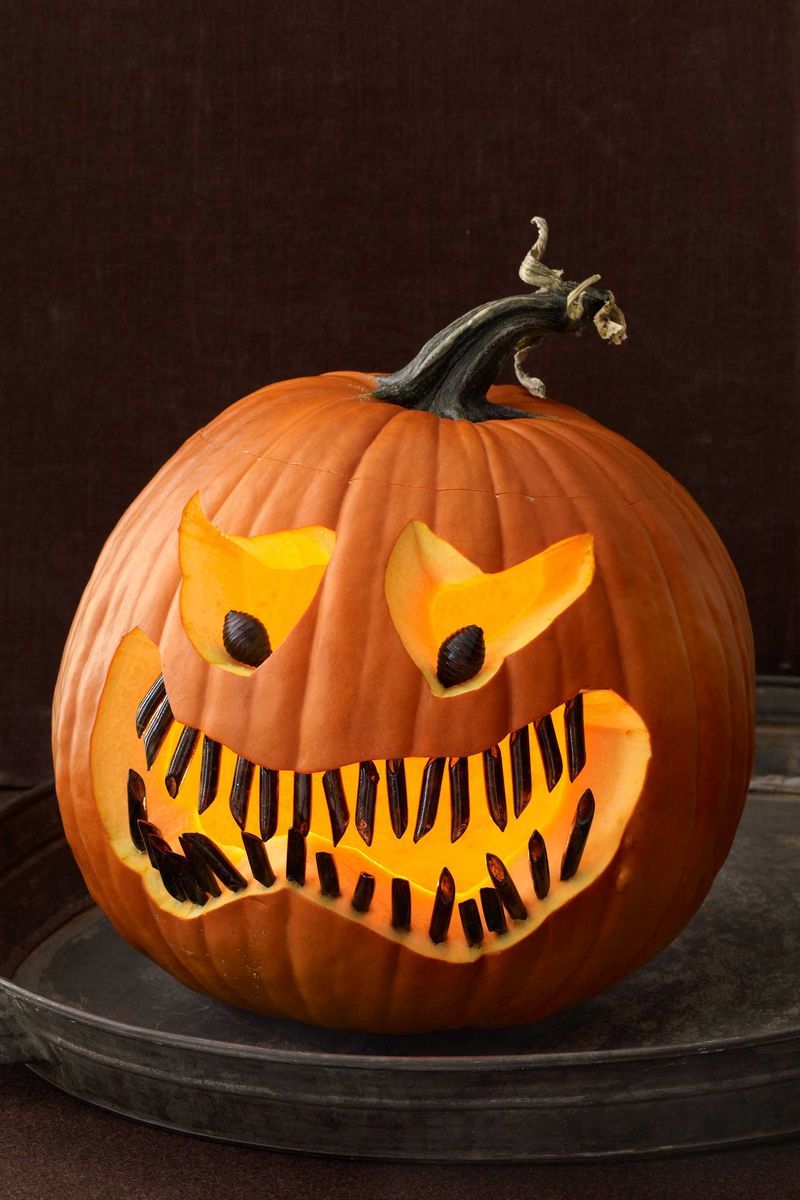 Pumpkin-carving-ideas-toothy-grin-1569872836