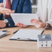 Real-estate-investment-evaluating-medium