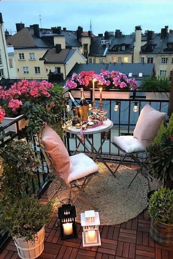 Romantic-winter-balcony-for-couple
