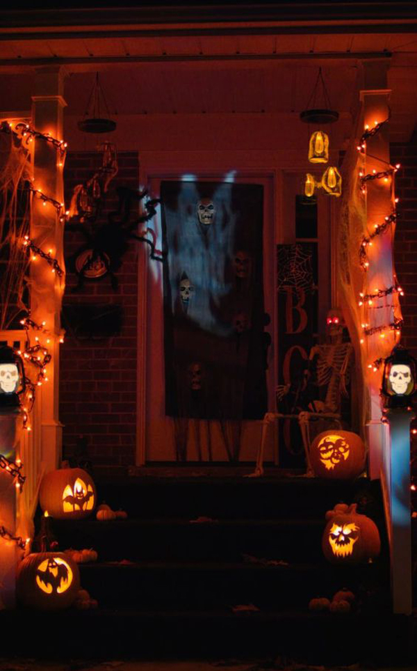 Spooky-halloween-front-porches-with-lighting-ideas