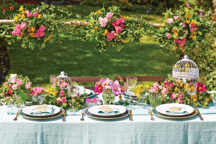 Summer-garden-wedding-table-decorating-ideas-fresh-flowers
