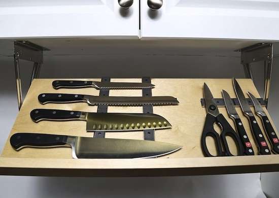 Under_cabinet_knife_block