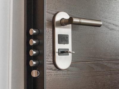Door-1089560_960_720