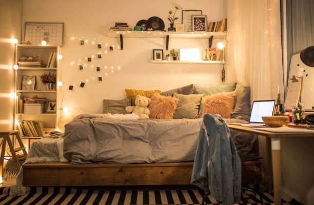 Teen bedroom nicely arranged