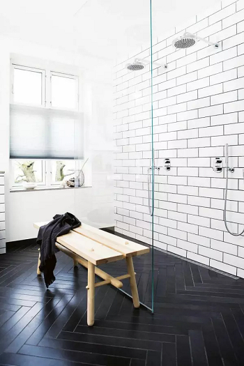 Black herringbone for drama Memorable Bathroom Flooring You Can Try To Show Next Year.