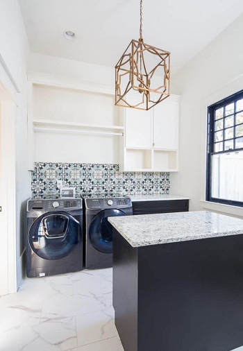 Classic lampshade in modern laundry room Laundry Room Lighting Ideas For New Space To Look