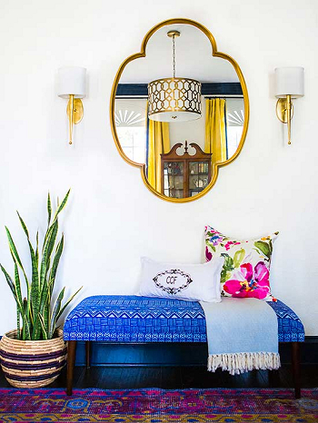 Clover-shape mirror Impeccable Style Decoration Ideas By Presenting Bold Mirrors
