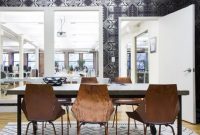 Simple rug and bold wallpaper