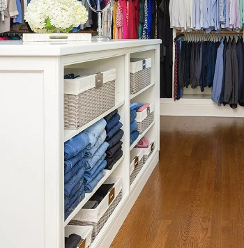 Clutter-free collection Fantastic Closet Island Ideas To Get Your Closet Nice And Organized