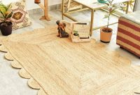 Scalloped jute rug