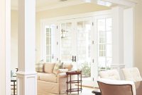Walls with white crown molding