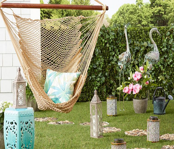 Inviting hammock spot Inviting Welcoming Front Yard Landscaping Ideas You Can Have On A Budget
