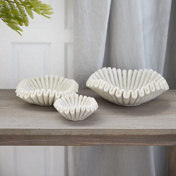Elegant raffled bowl Embellishing Bowl Ideas As A Part Of Versatile Home Decor Item