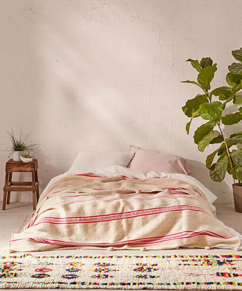 Mattress feat a rug Ways To Use Mattress To Forget A Regular Bed Form For A While