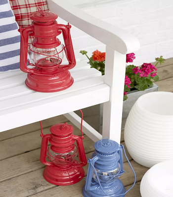 Retro vintage lanterns Festive Ways To Enjoy The Outdoors With Patriotic Summer Theme Decor