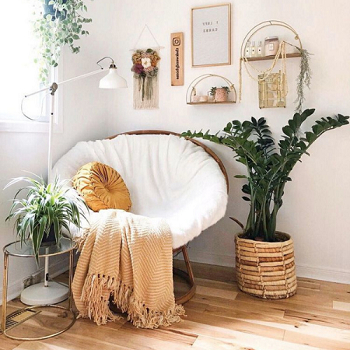 Rugs and throw pillows Ultra Peaceful Summer Design Ideas For Minimalist Home Style