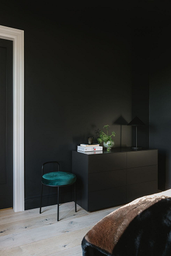 Light wood floors Stimulating Design Tips To Brighten Up A Dark Room Without Renovation