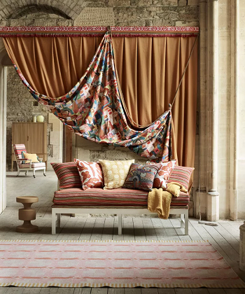 Drapery broken plan space Mind-Blowing Broken Plan Living Room Ideas For Practical Sub-Divided Spaces