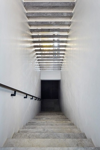 A Sophisticated Staircase Design That Makes You Want To Remodel Your Own Staircase