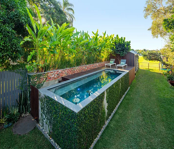 Lining pool with ivy for fairytale Spectacular Landscaping Ideas To Beautify An Above-Ground Pool