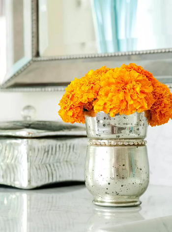Showcase the fall flower Quick Fall Bathroom Makeover Ideas For More Interesting Look In New Season