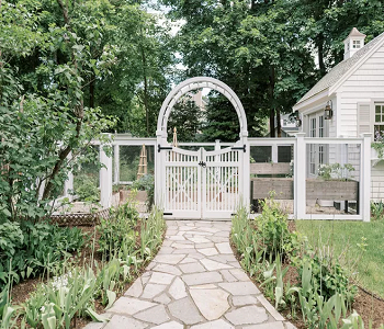 Trace a pathway with flowers Delightful Flower Bed Ideas Must Be Shown In The Front Yard