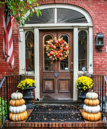 Wicked wreath Outdoor Front Decorating Ideas To Celebrate Spooky Season In Halloween