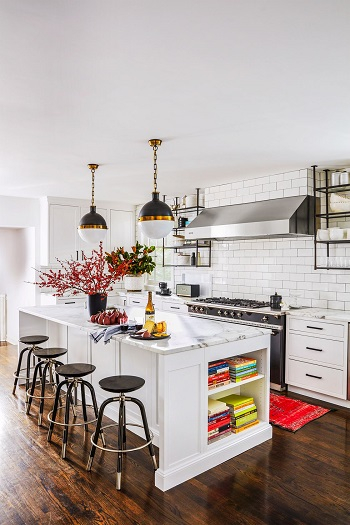 A Timeless White Kitchen Design That You Wish You See Sooner