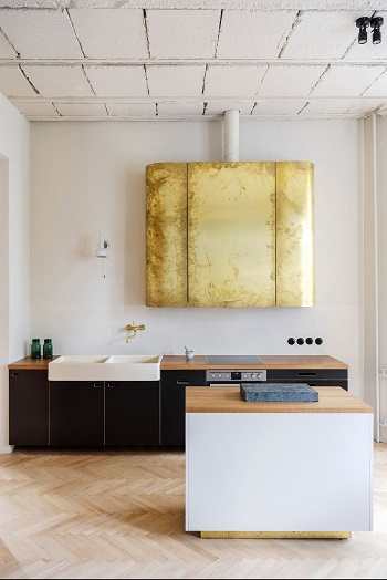 A Timeless White Kitchen Design That You Wish You See Sooner