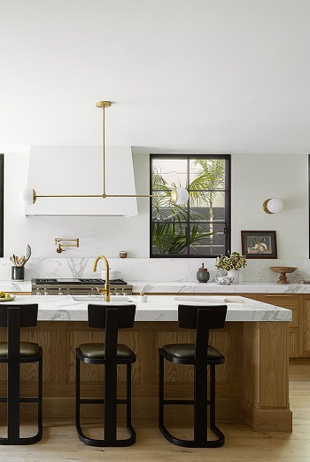 A Timeless White Kitchen Design That You Wish You See Sooner