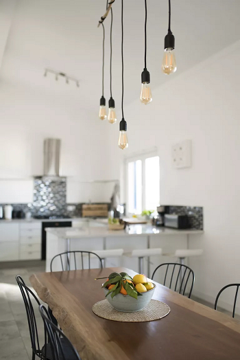 Clean the light bulbs Delightful Ways To Make Your Home Smell Nice Every Time