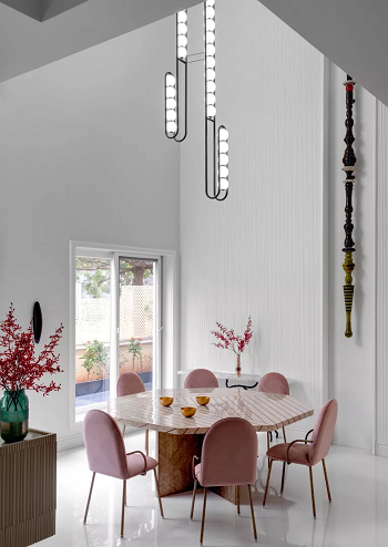Long pendants to highlight the height of a room Striking Ways To Display Modern Lighting For High-Quality Design