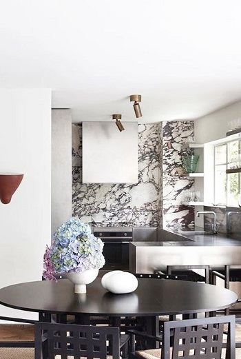 2 Make an Eat-In KitchenA Gorgeous Dining Room Design That Didn't Look Out of Place