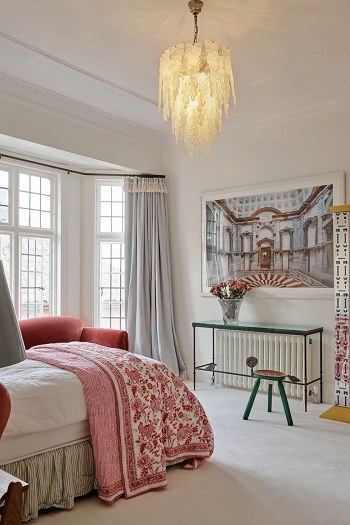 5 Make a Contrast Out-of-The-Box Bedroom Design That Can Satisfy All Your Needs