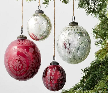 Glass ornaments Sumptuous Christmas Tree Ornaments To Pop Up Your Home