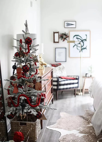 Mix red and black Latest Christmas Bedroom Decor Ideas You Can Not Forget